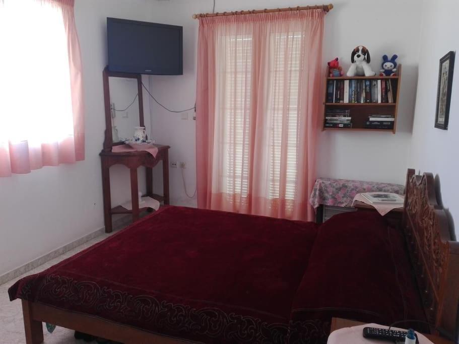 Pan Family House Daire Fira  Dış mekan fotoğraf