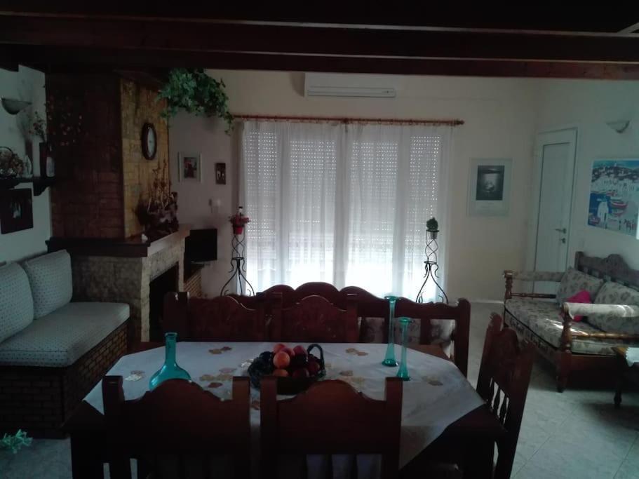 Pan Family House Daire Fira  Dış mekan fotoğraf
