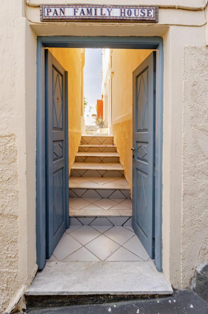 Pan Family House Daire Fira  Dış mekan fotoğraf
